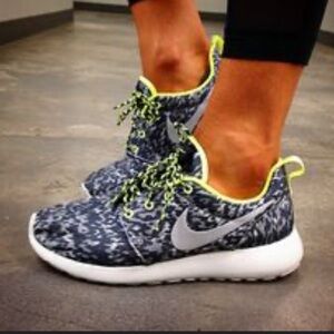Nike Roshe Run Leopard Print Athletic Shoe Cool Grey/Wolf Grey•Volt•Black